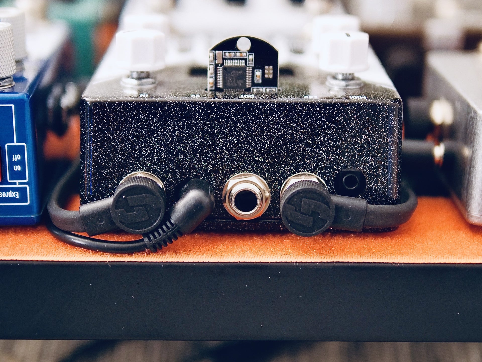 Pedalboard Design for Buskers 